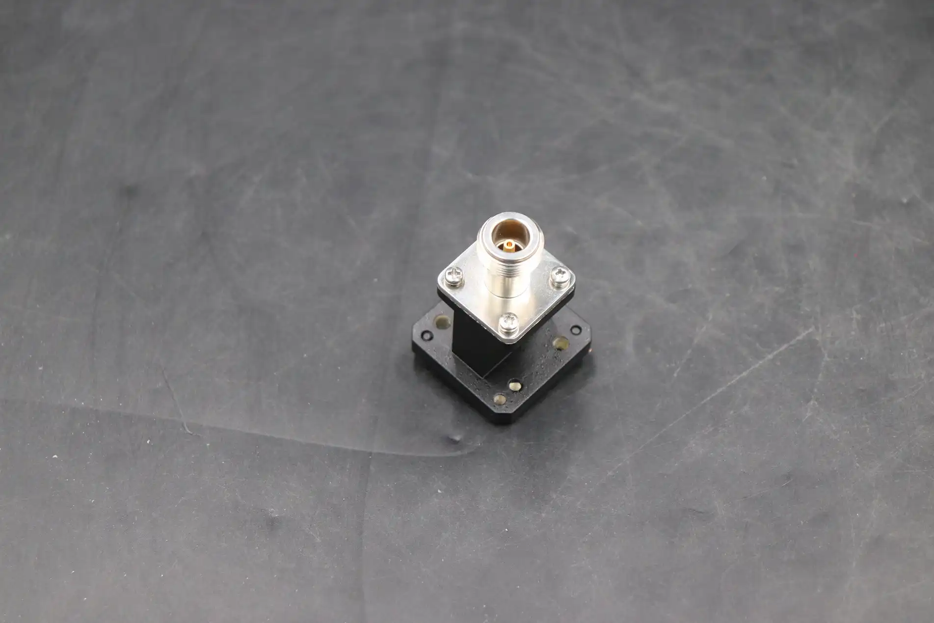 End Launch Double Ridged WG To Coaxial Adapter End Launch Double Ridged WG To Coaxial Adapter