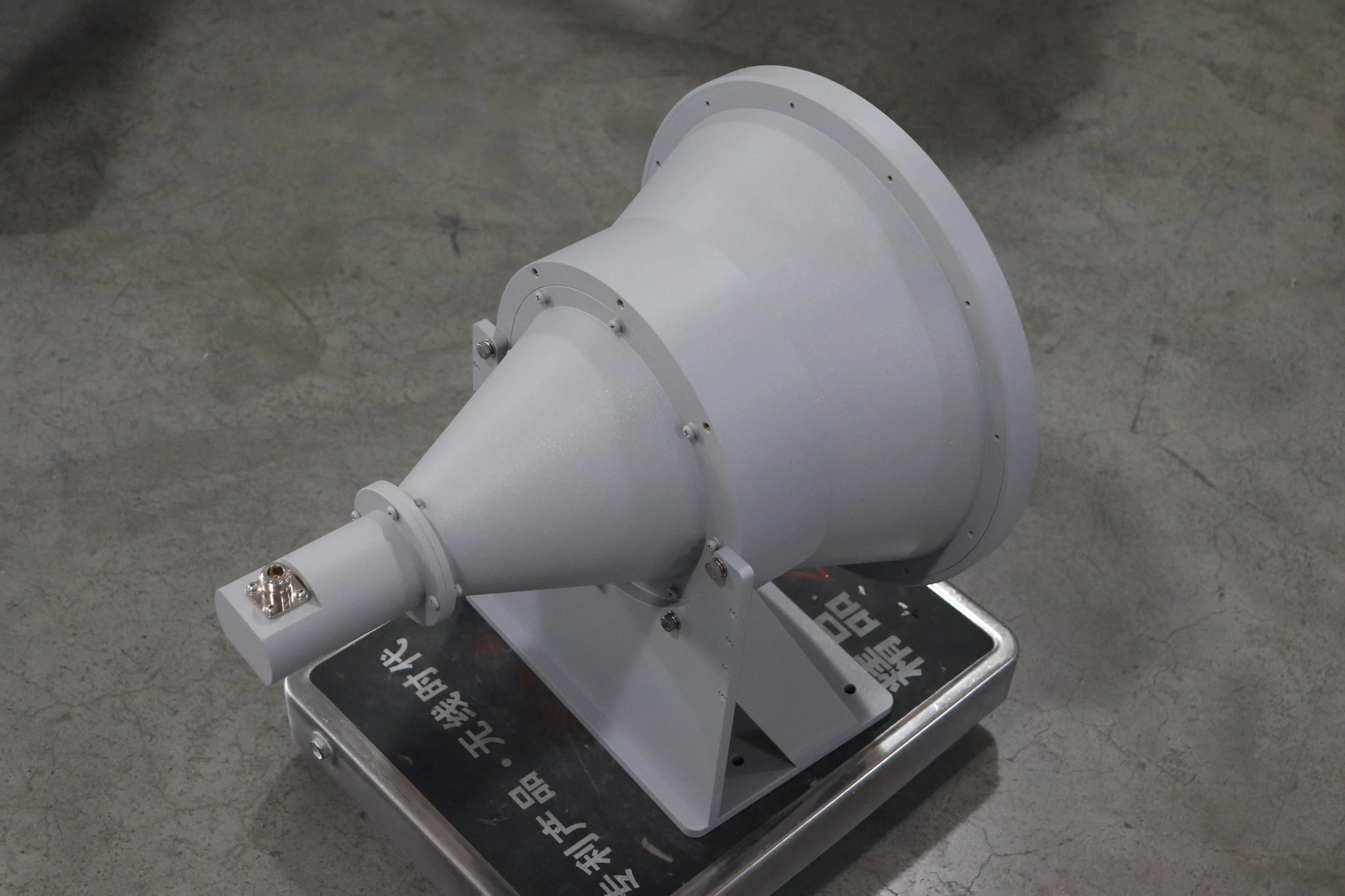 Point Focusing Horn Lens Antenna Point Focusing Horn Lens Antenna