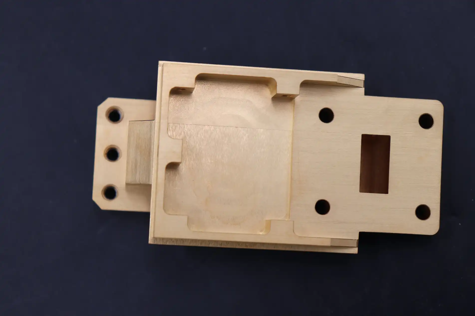 double - bend waveguide double - bend waveguide
