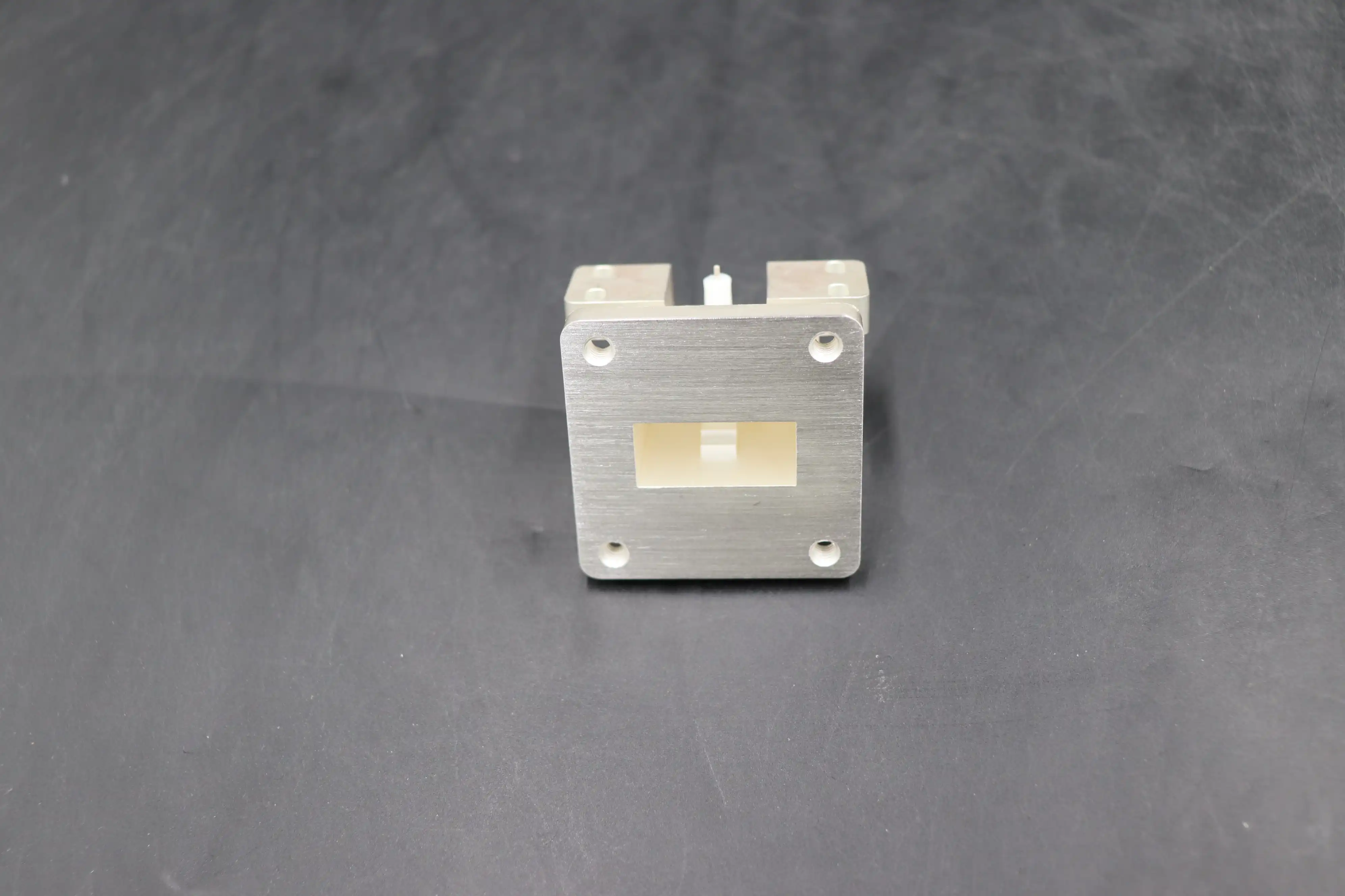 End Launch Waveguide to Microstrip Adapter End Launch Waveguide to Microstrip Adapter