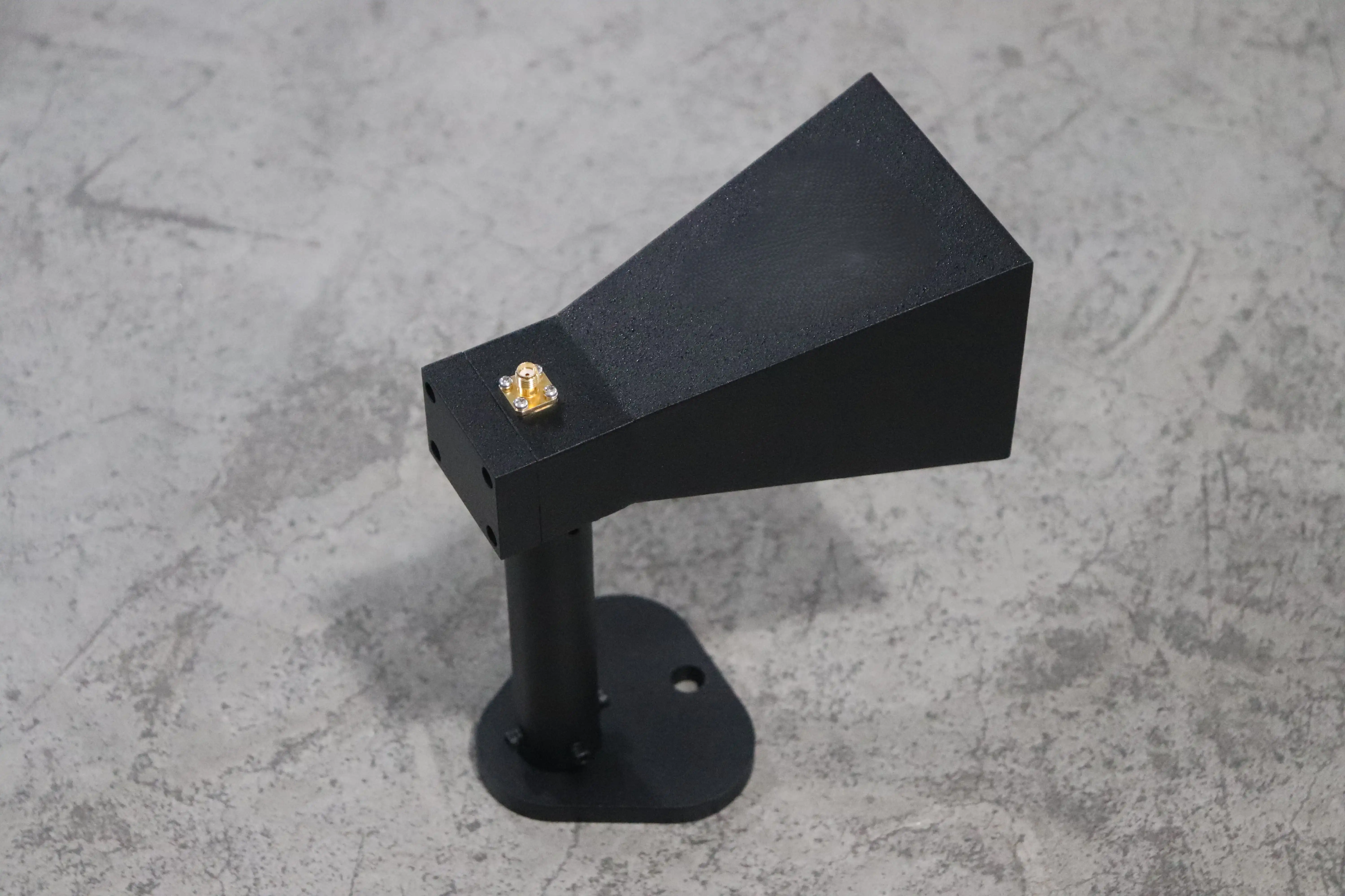 Mini Wideband Double-ridged Horn Antenna Mini Wideband Double-ridged Horn Antenna