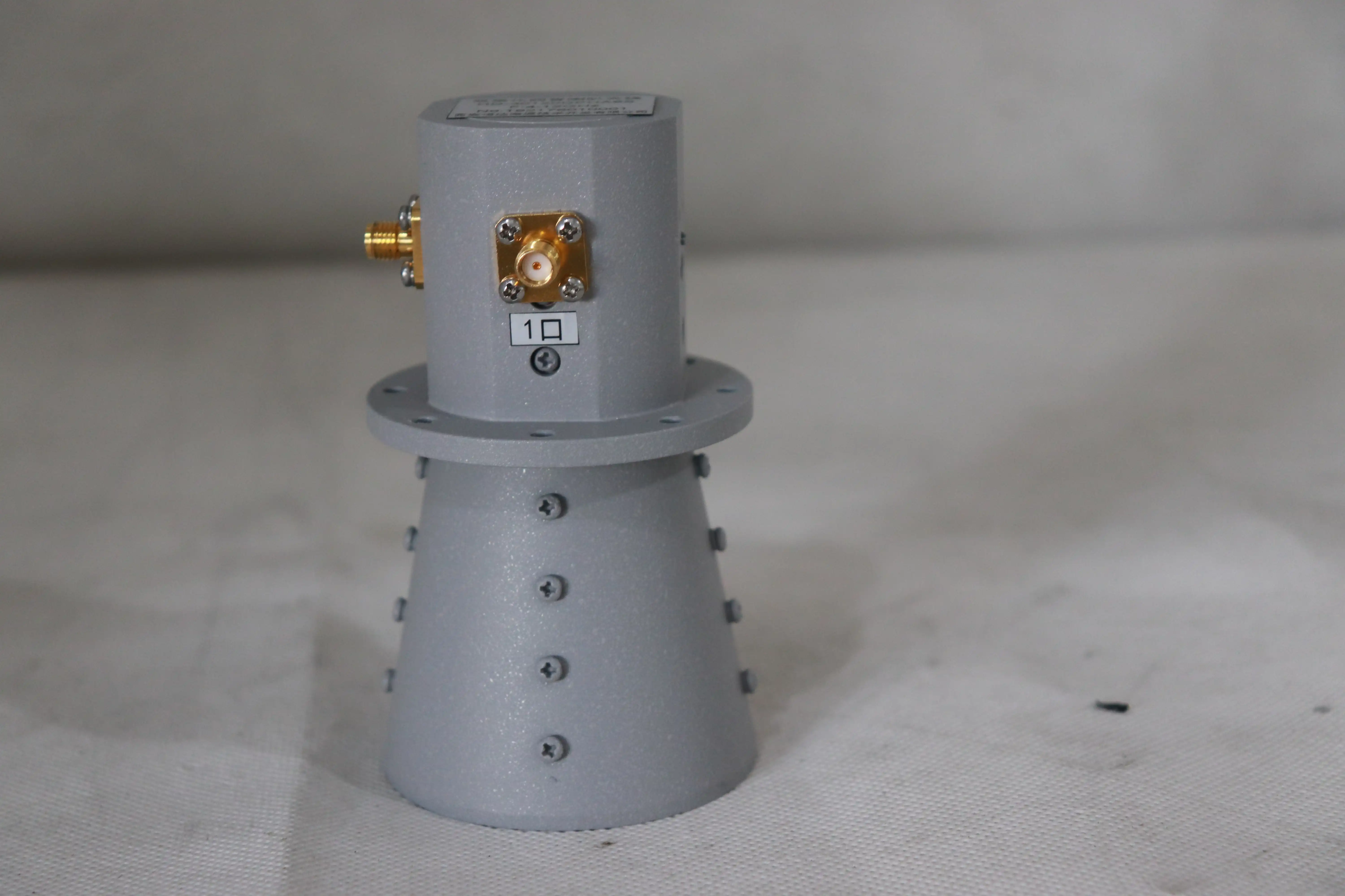 double-ridged horn antenna double-ridged horn antenna