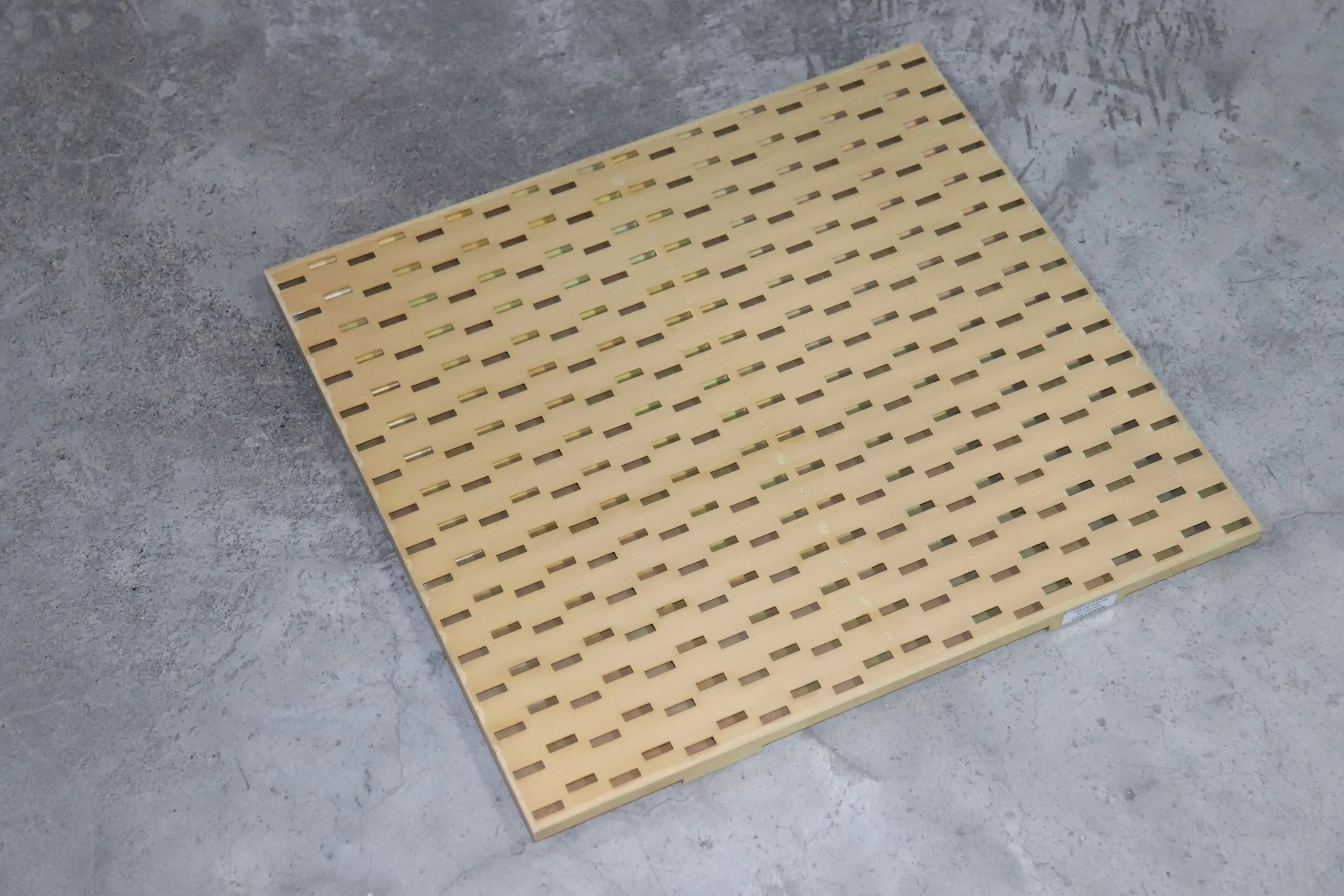 Slotted Waveguide Array Antenna
