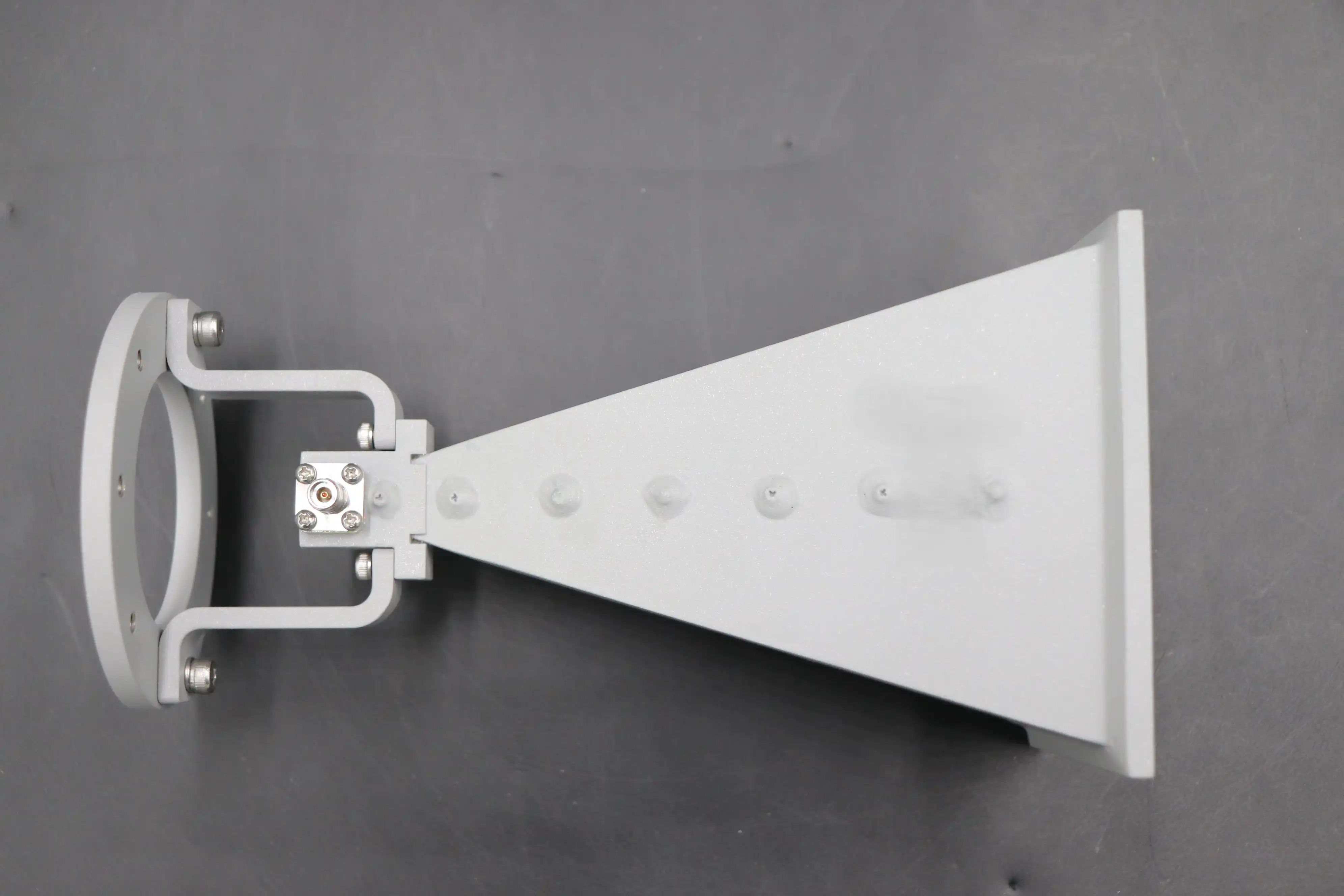 Wideband Double-ridged Horn Antenna Wideband Double-ridged Horn Antenna