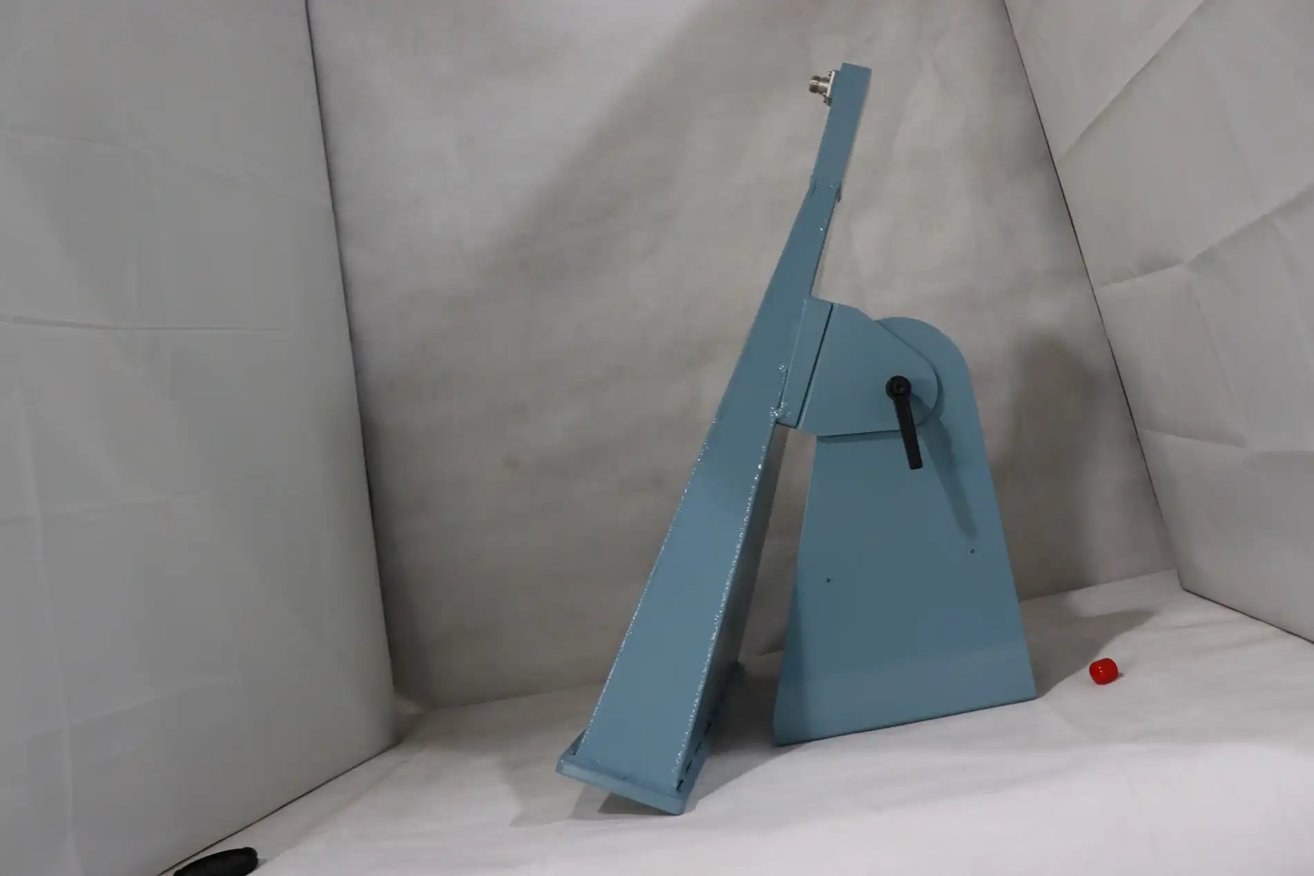 Pyramid Horn Lens Antenna