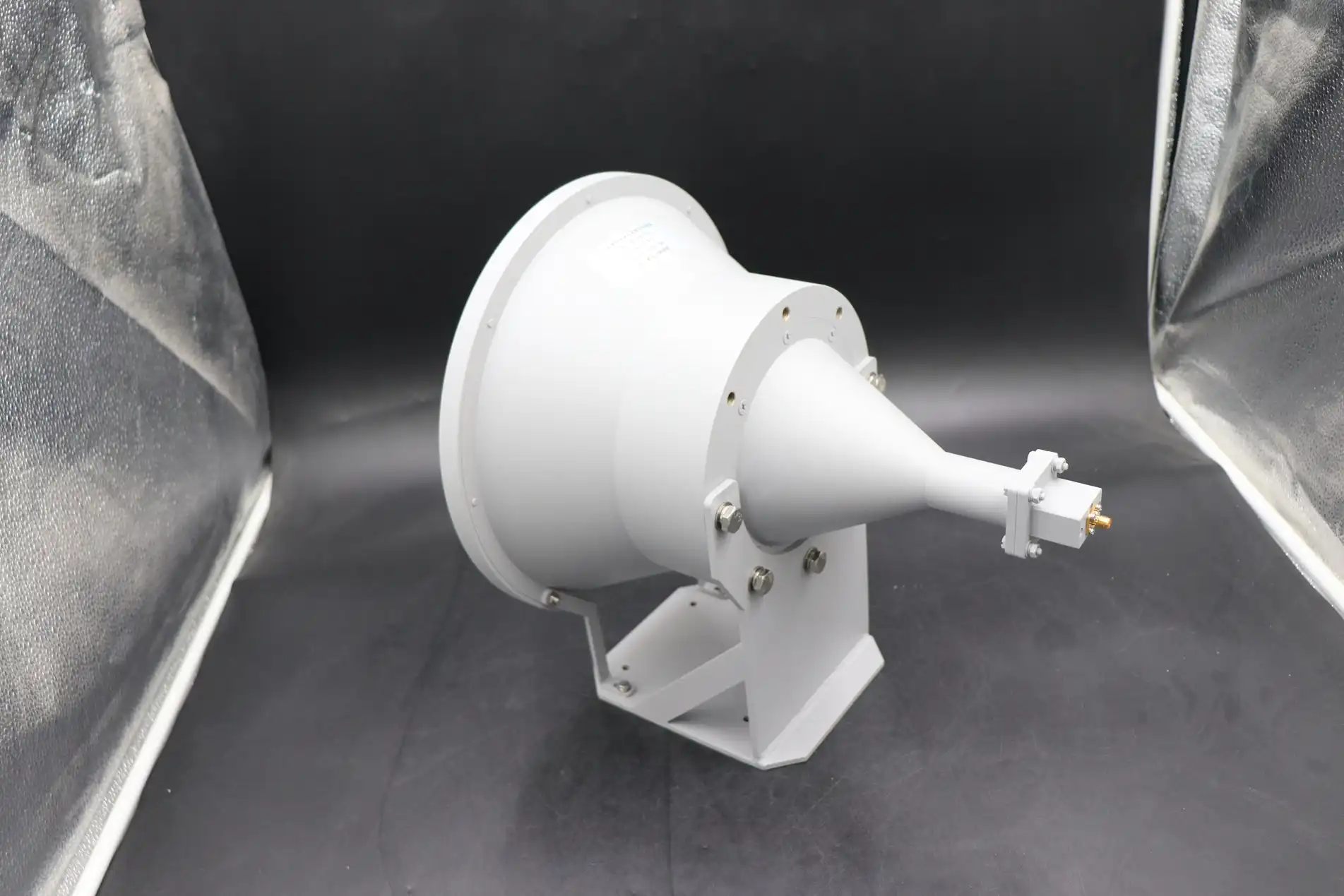 Conical Horn Lens Antenna