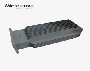 Como consegue unha carga de guía de ondas de dobre crista un VSWR inferior a 1.05?